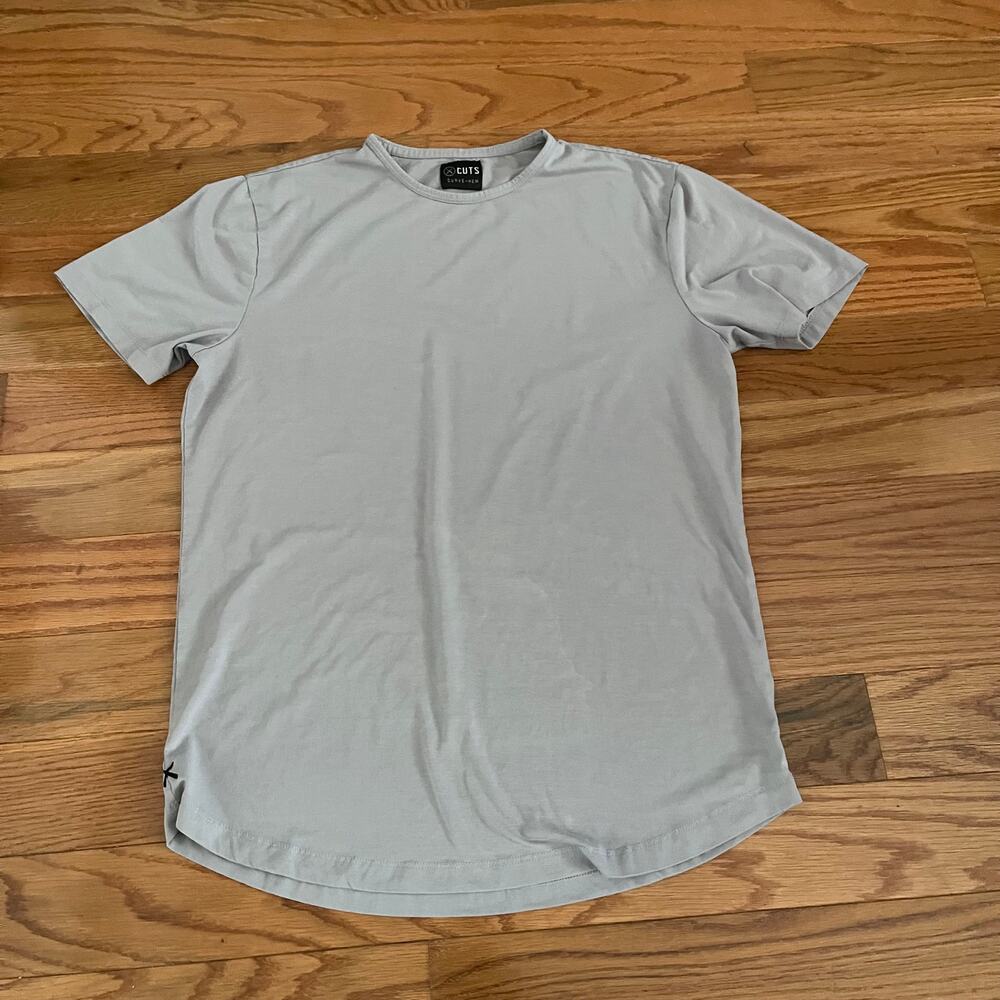 Cuts Curve Hem Crewneck T Shirt Mens Gray Performance Stretch No Size Tag Casual